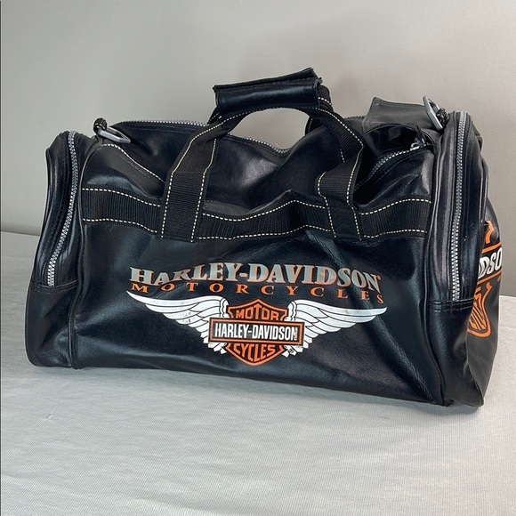 Harley-Davidson Black and Orange Duffel Bag with Iconic Logo Vegan Leather Zip - Picture 16 of 16